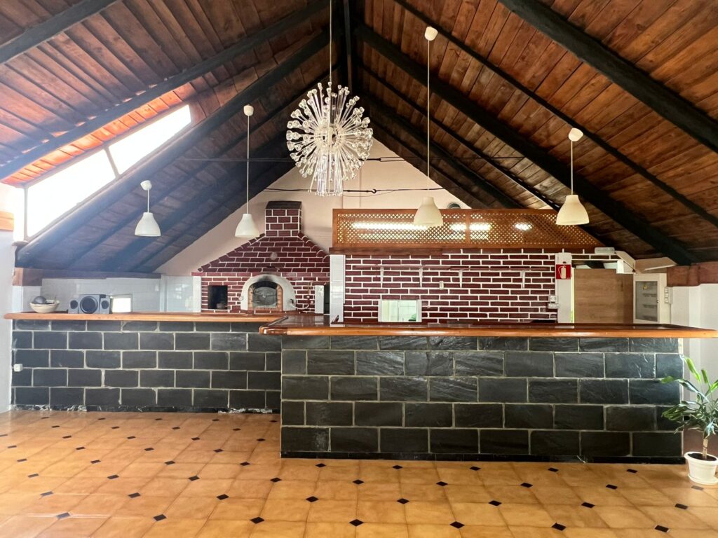 Muestra Mostrador y Entrada a Neveras y electrodomésticos
